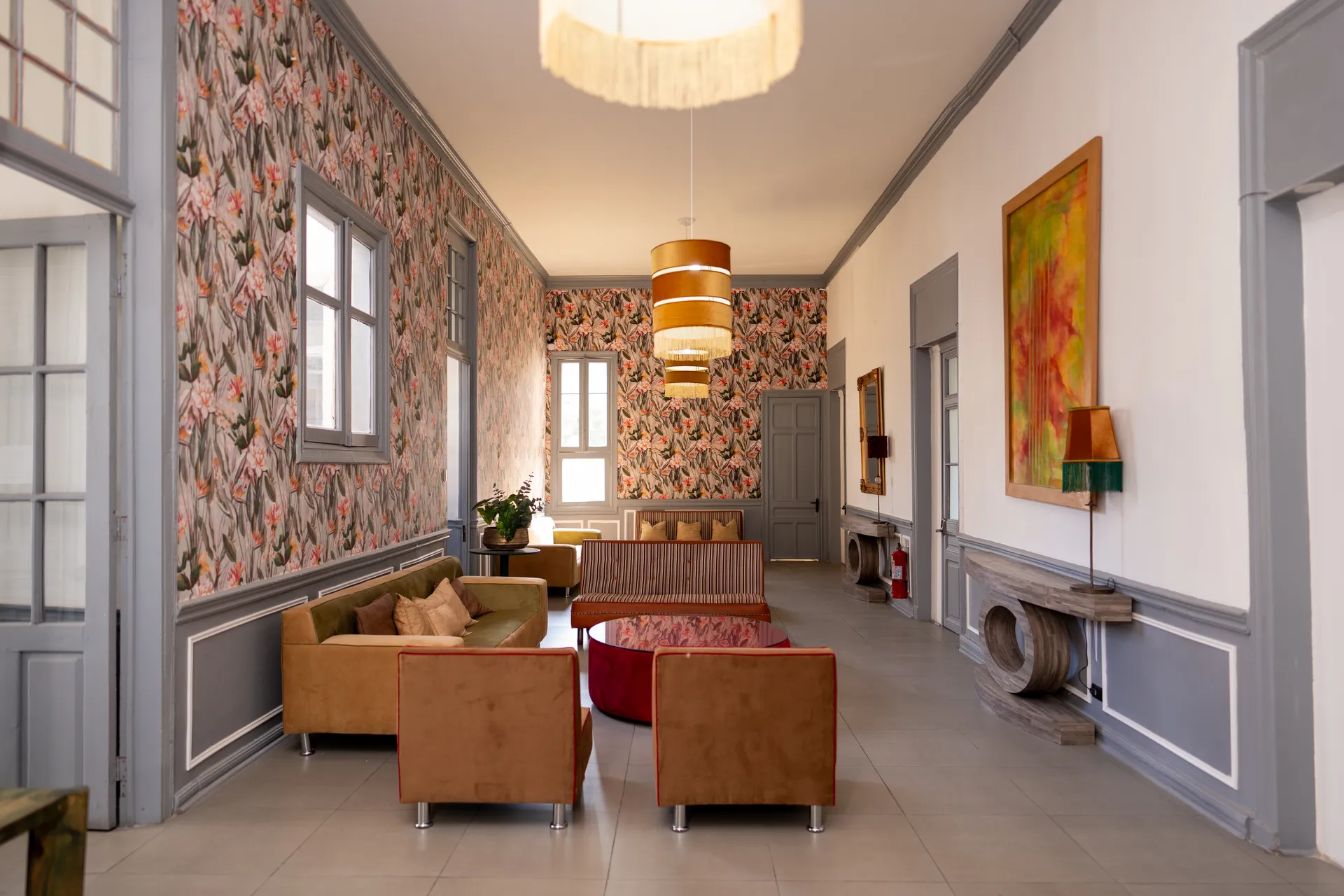 Grand Hall at Happy Hostel Santiago — photo 14