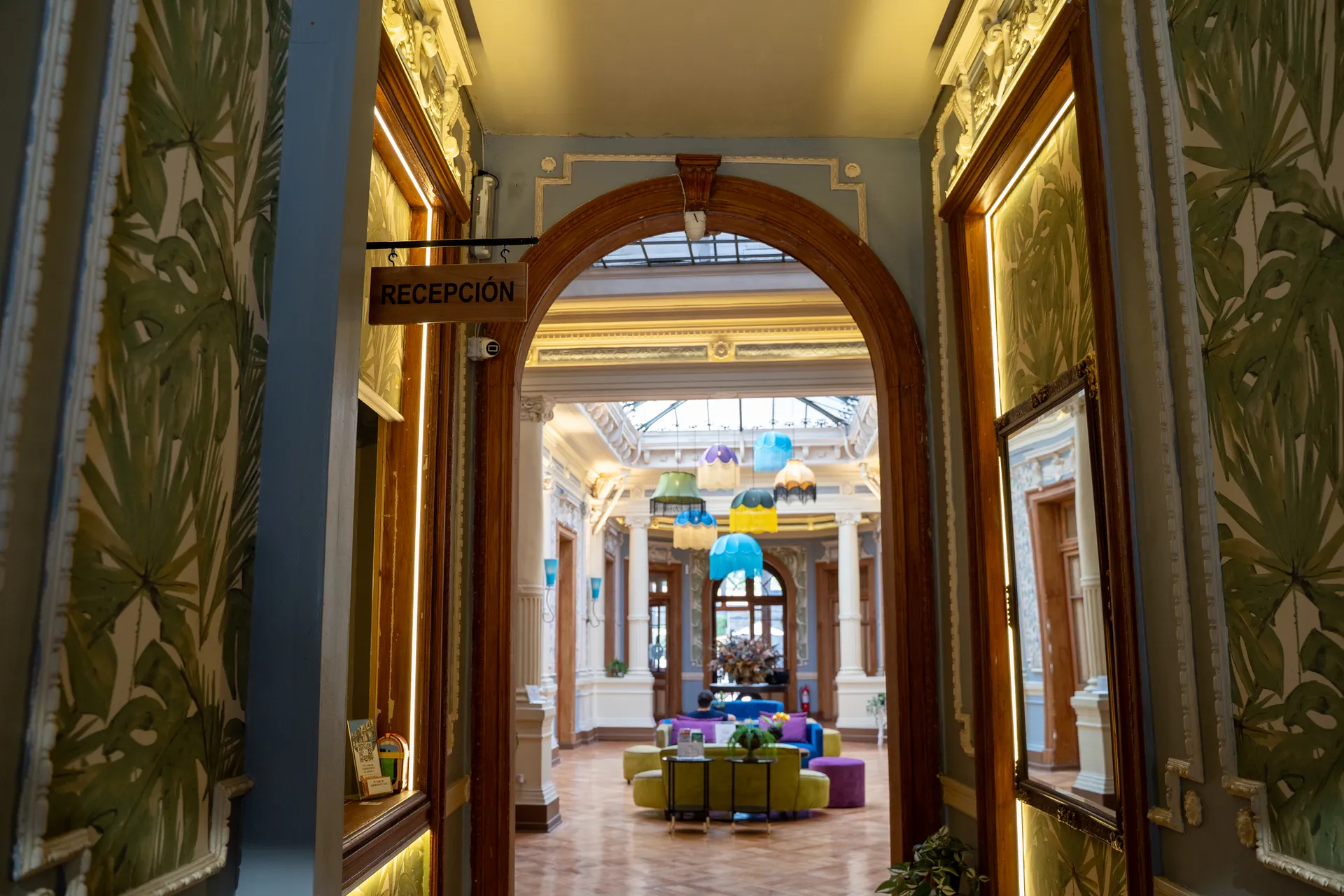 Grand Hall at Happy Hostel Santiago — photo 5