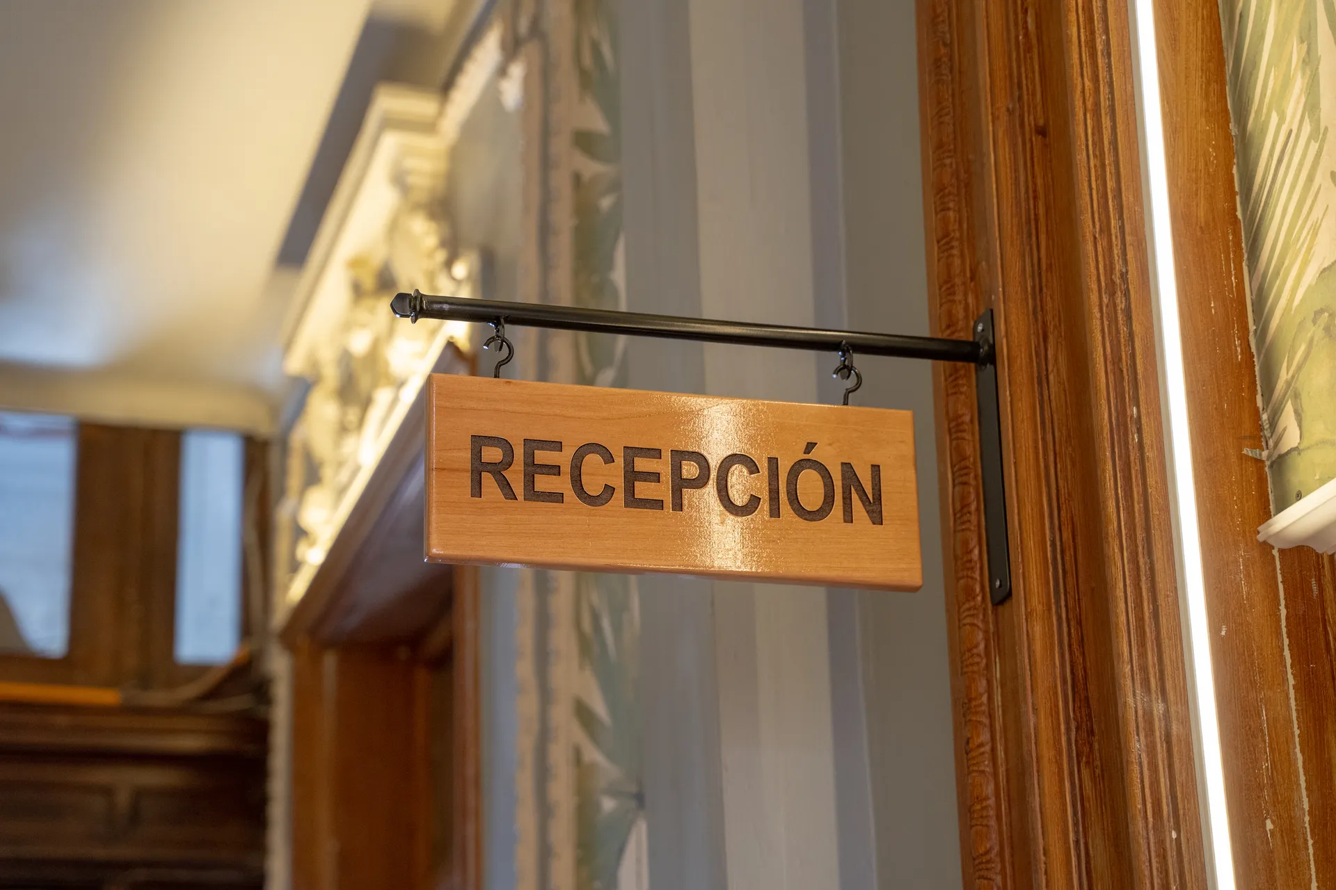 Grand Hall at Happy Hostel Santiago — photo 9