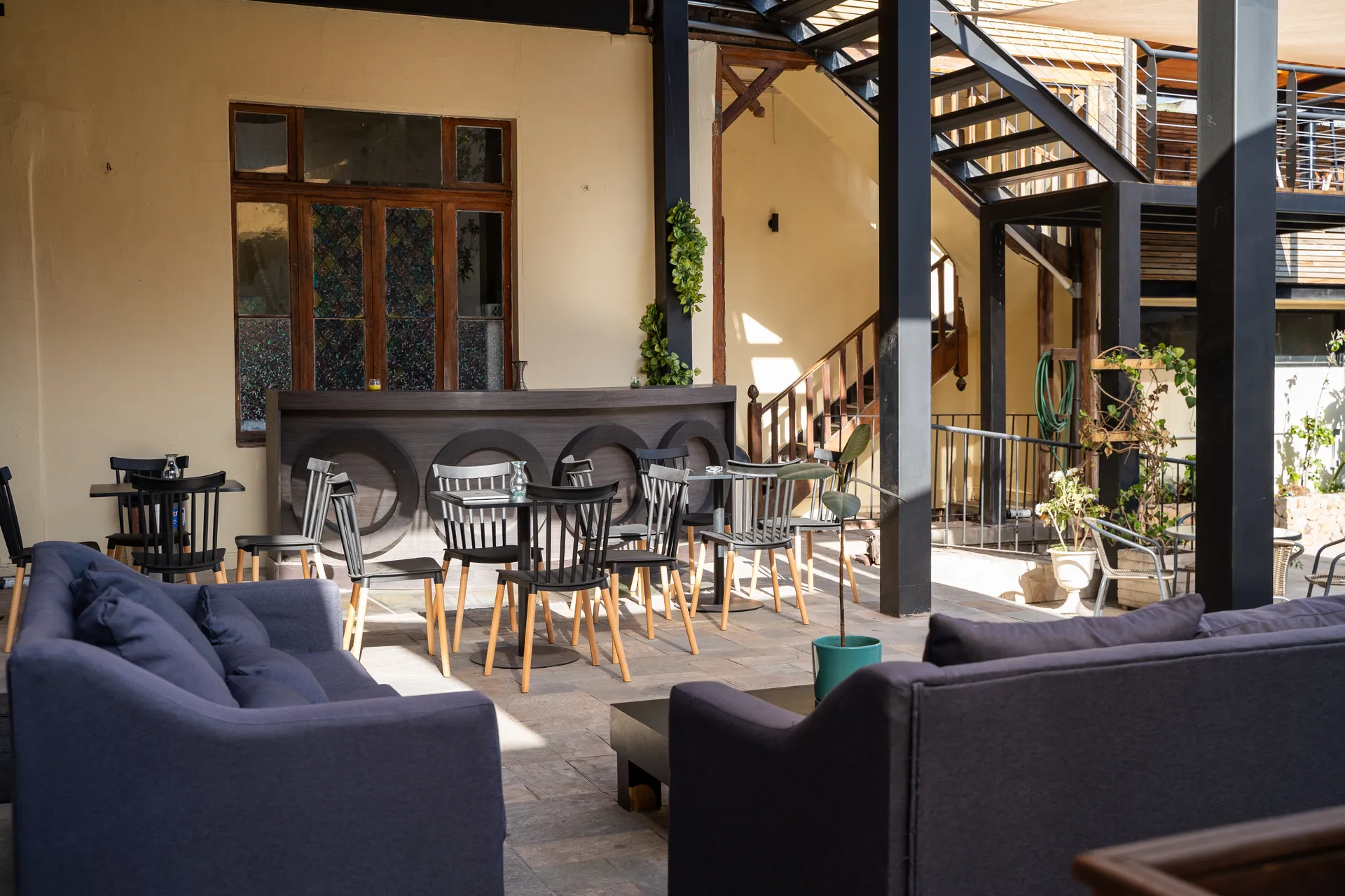 Garden & Patio at Happy Hostel Santiago — photo 27