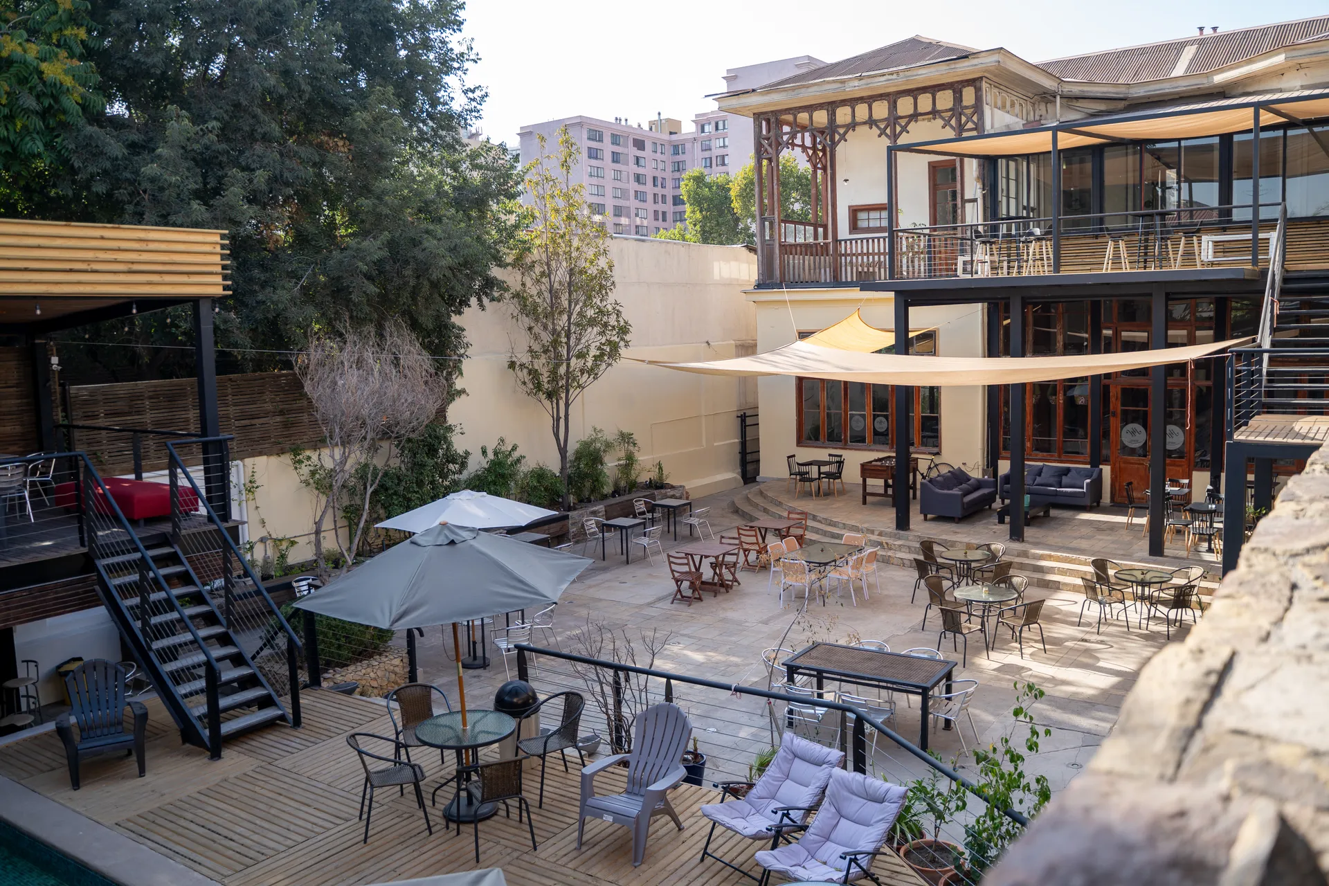 Garden & Patio at Happy Hostel Santiago — photo 30