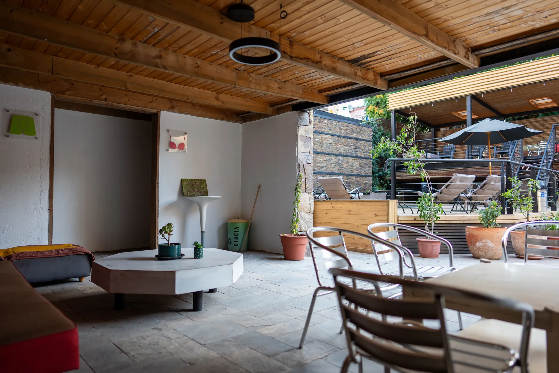 Garden & Patio at Happy Hostel Santiago — photo 38