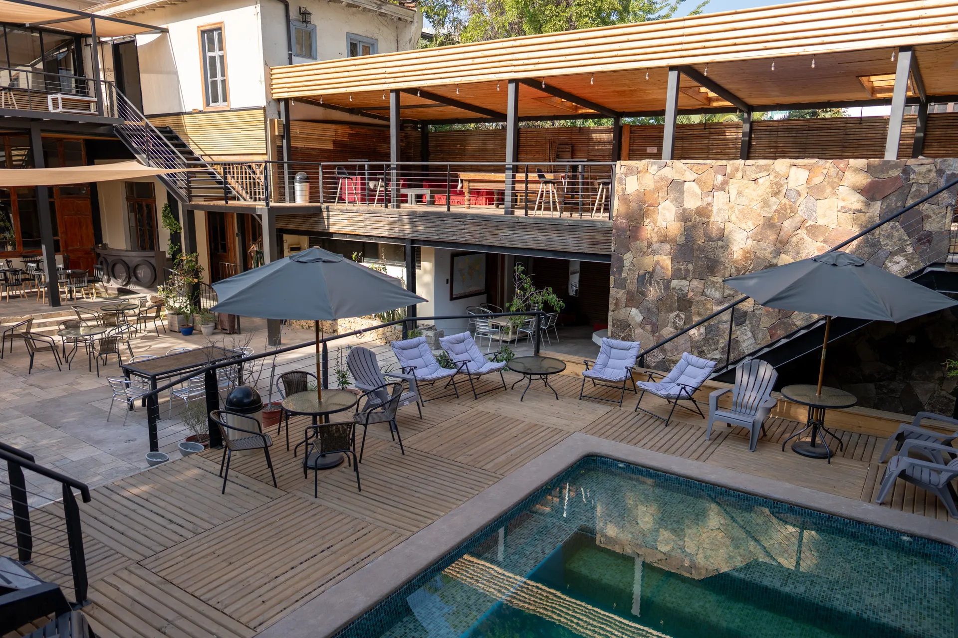 Garden & Patio at Happy Hostel Santiago — photo 40