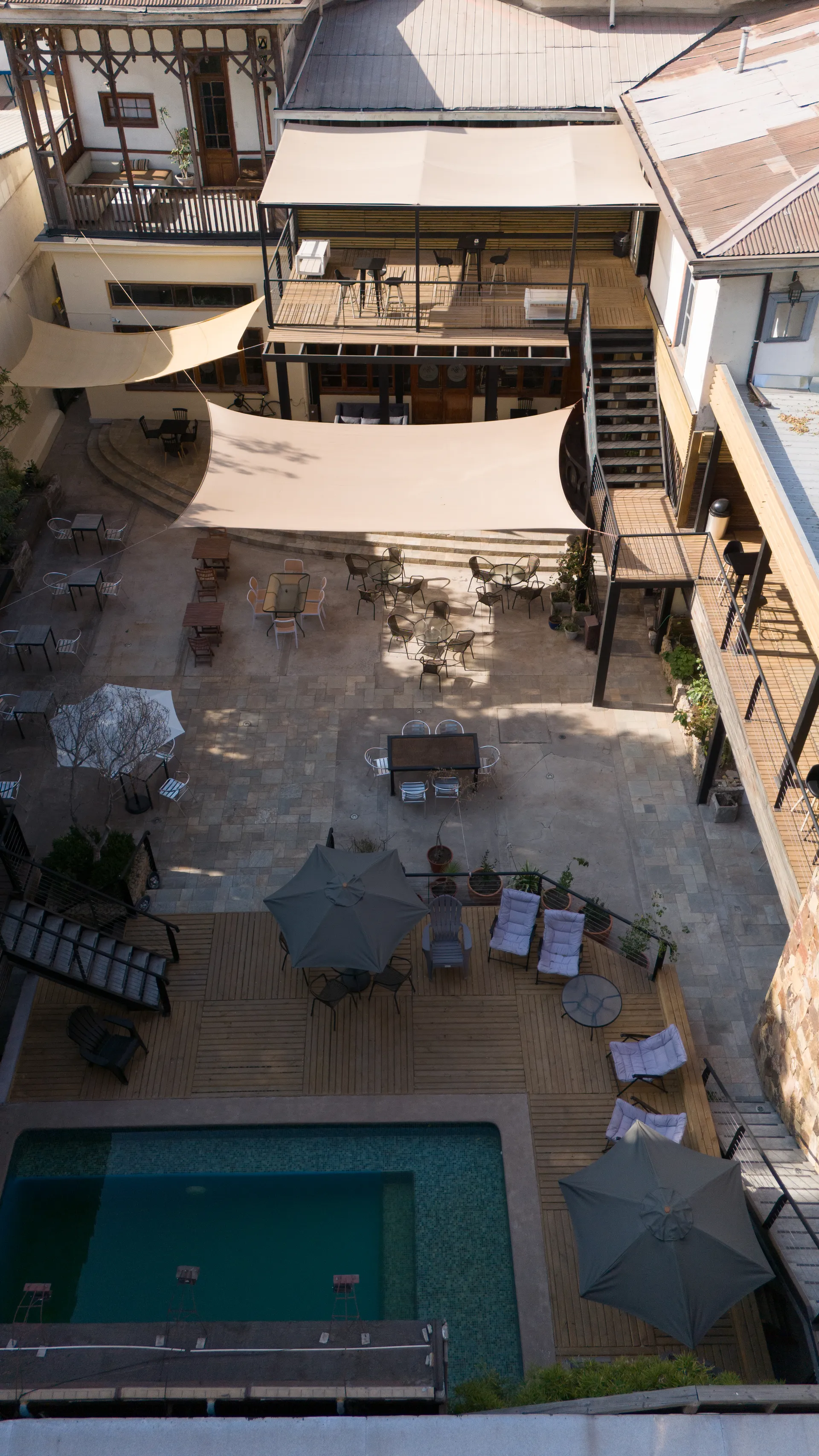 Garden & Patio at Happy Hostel Santiago — photo 9